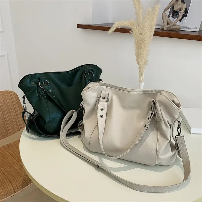 Élora – Sac à main de cours en cuir vegan bordeaux de luxe, design raffiné et fonctionnel pour étudiantes